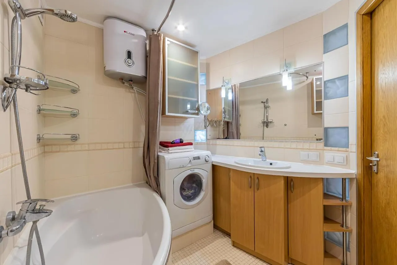 Three-Room Apartments On Central District 基輔 乌克兰