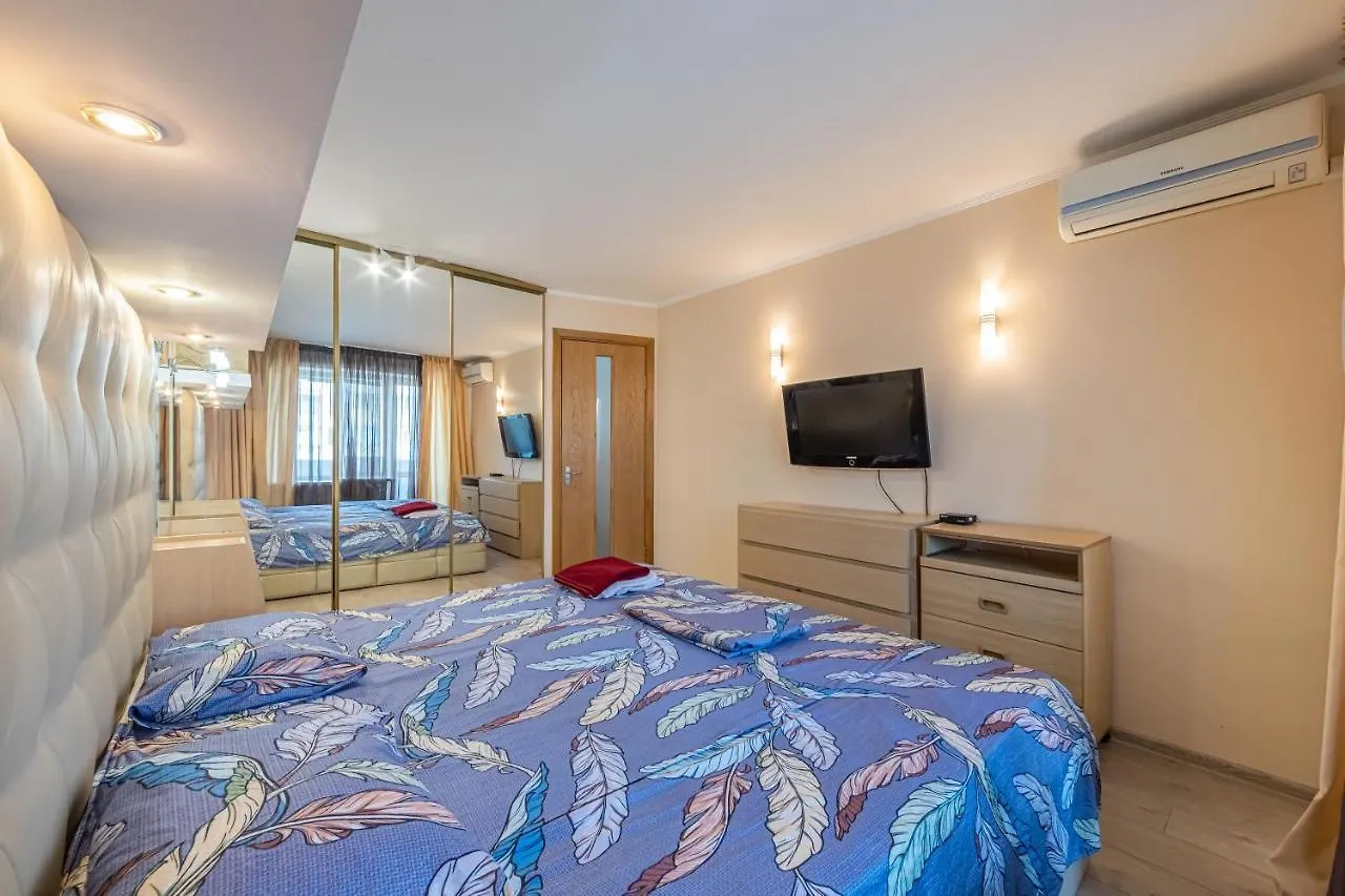 Three-Room Apartments On Central District 基輔 乌克兰